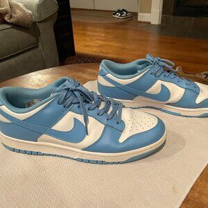 Nike Dunk Low UNC